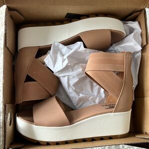 Sorel Cameron Flatform Ankle Strap Sandal